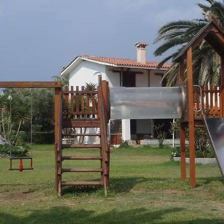 Mikiverna Maisonnette *