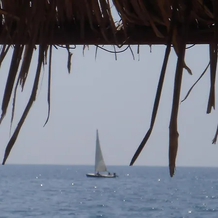 Mikiverna Maisonnette *